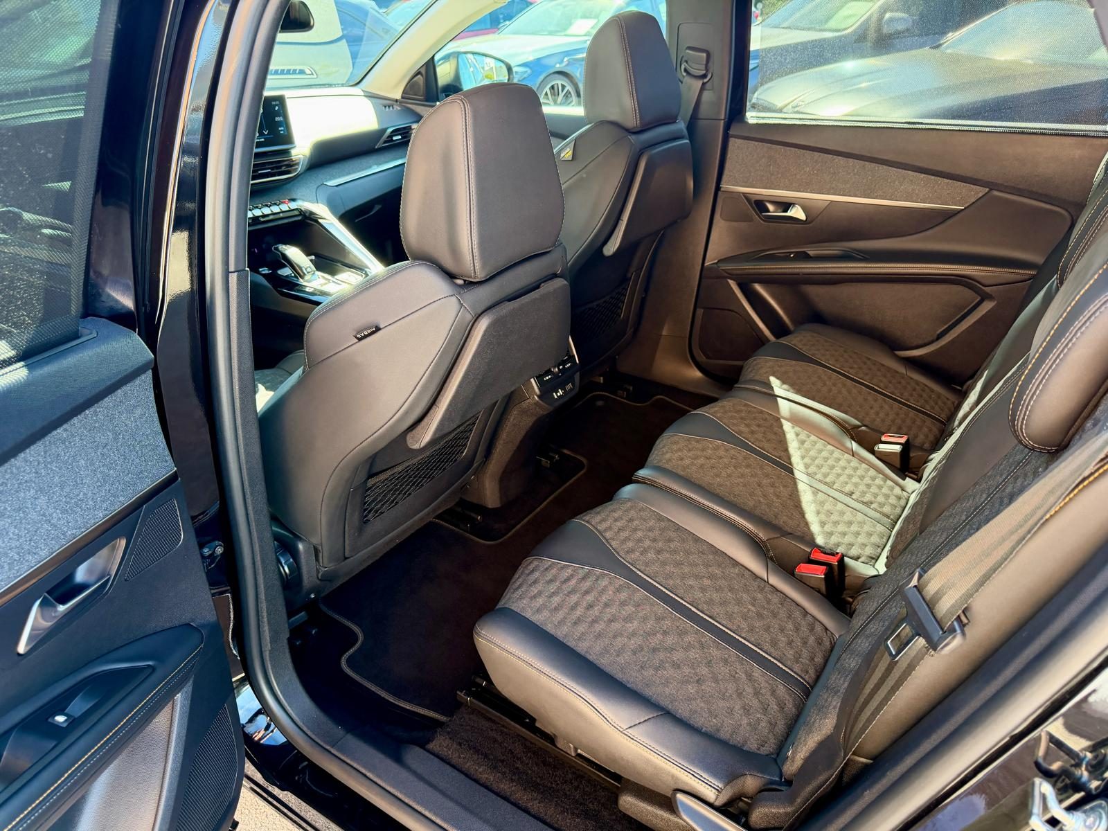 2022 Peugeot 5008 — fotografija 11