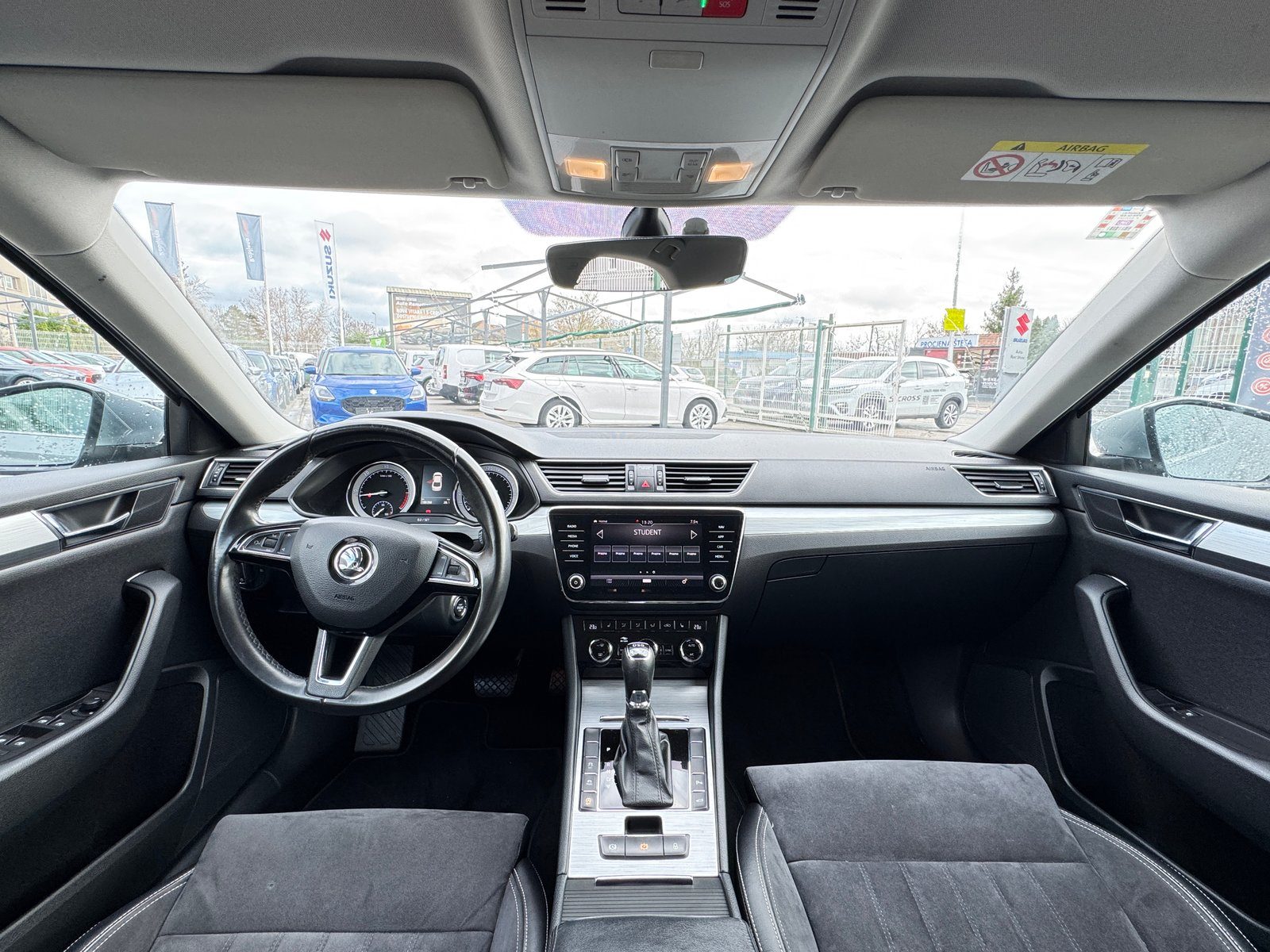 2020 Škoda Superb — fotografija 11