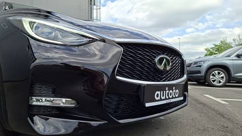 2017 Infiniti Q30 — sličica 25