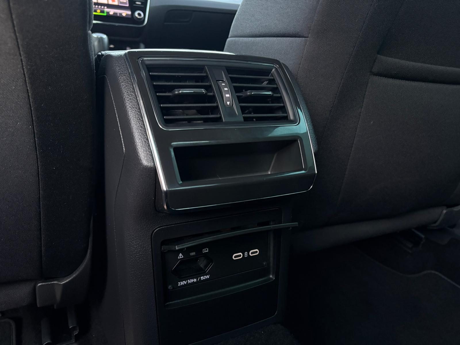 2021 Škoda Superb — fotografija 21