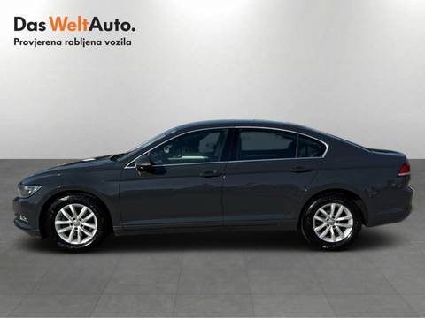 2017 Volkswagen Passat — sličica 2
