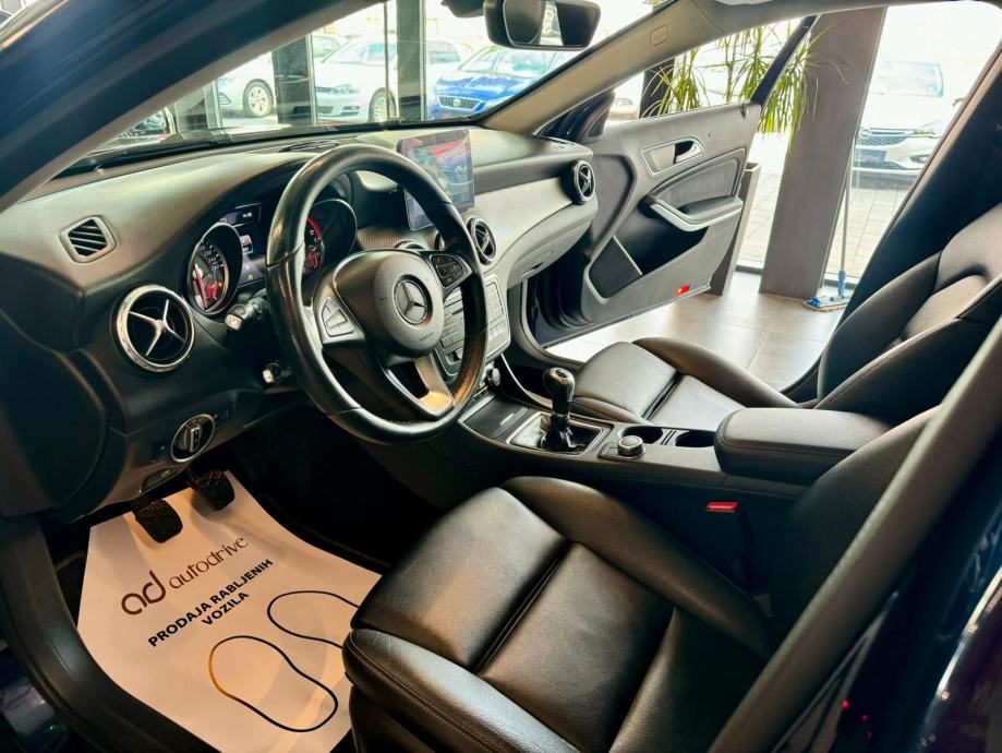 2017 Mercedes-Benz GLA — fotografija 16