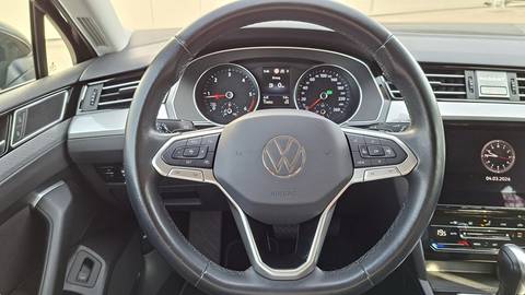 2021 Volkswagen Passat — sličica 13
