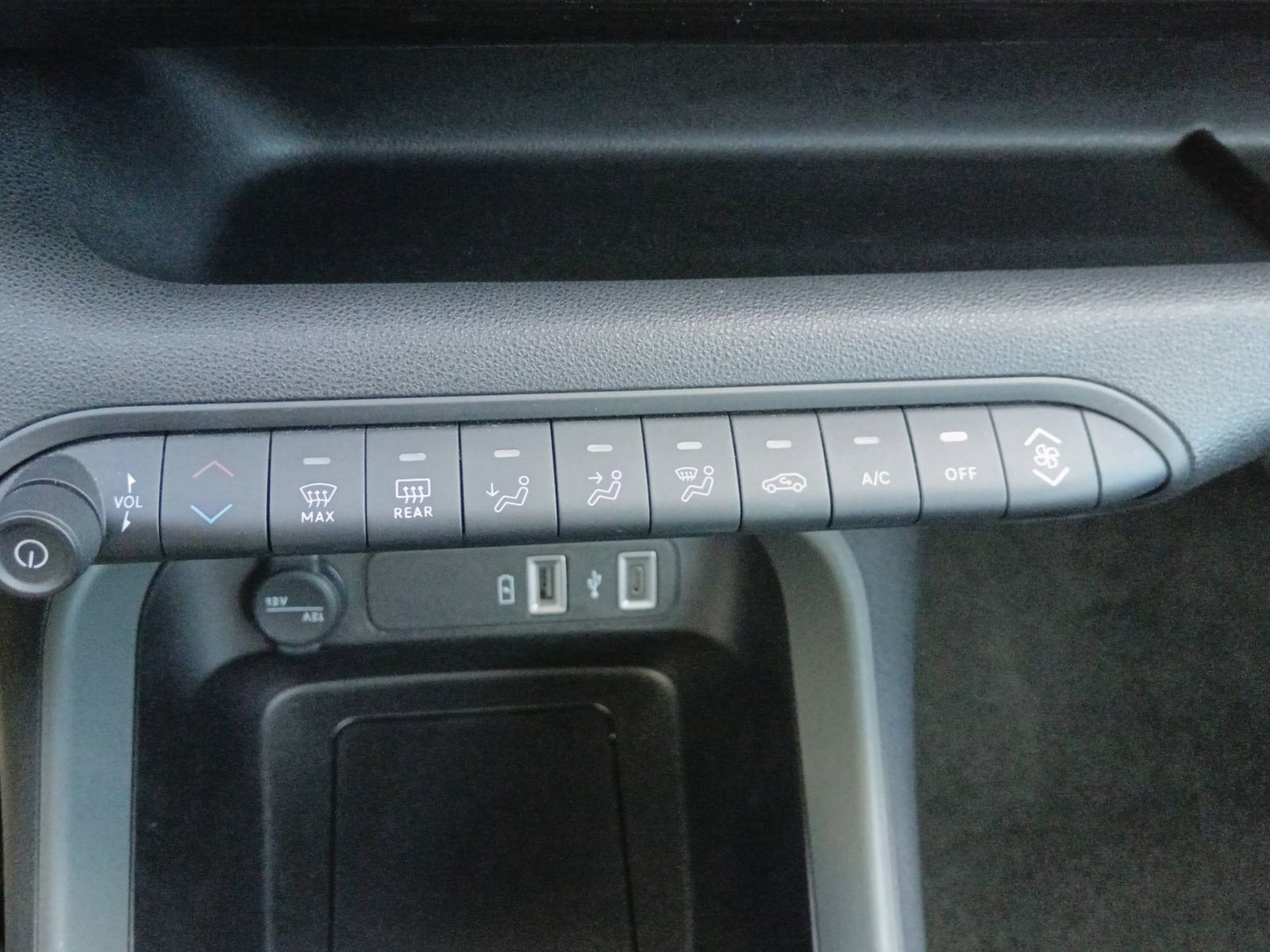 2024 Jeep Avenger — fotografija 18