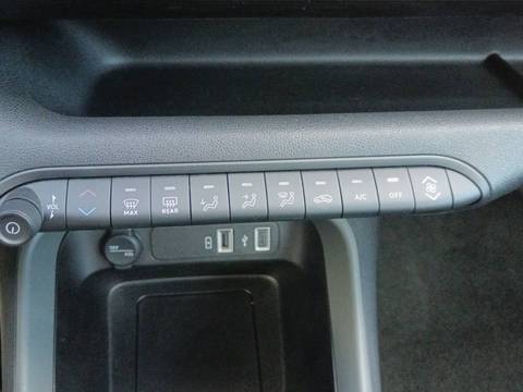 2024 Jeep Avenger — sličica 18