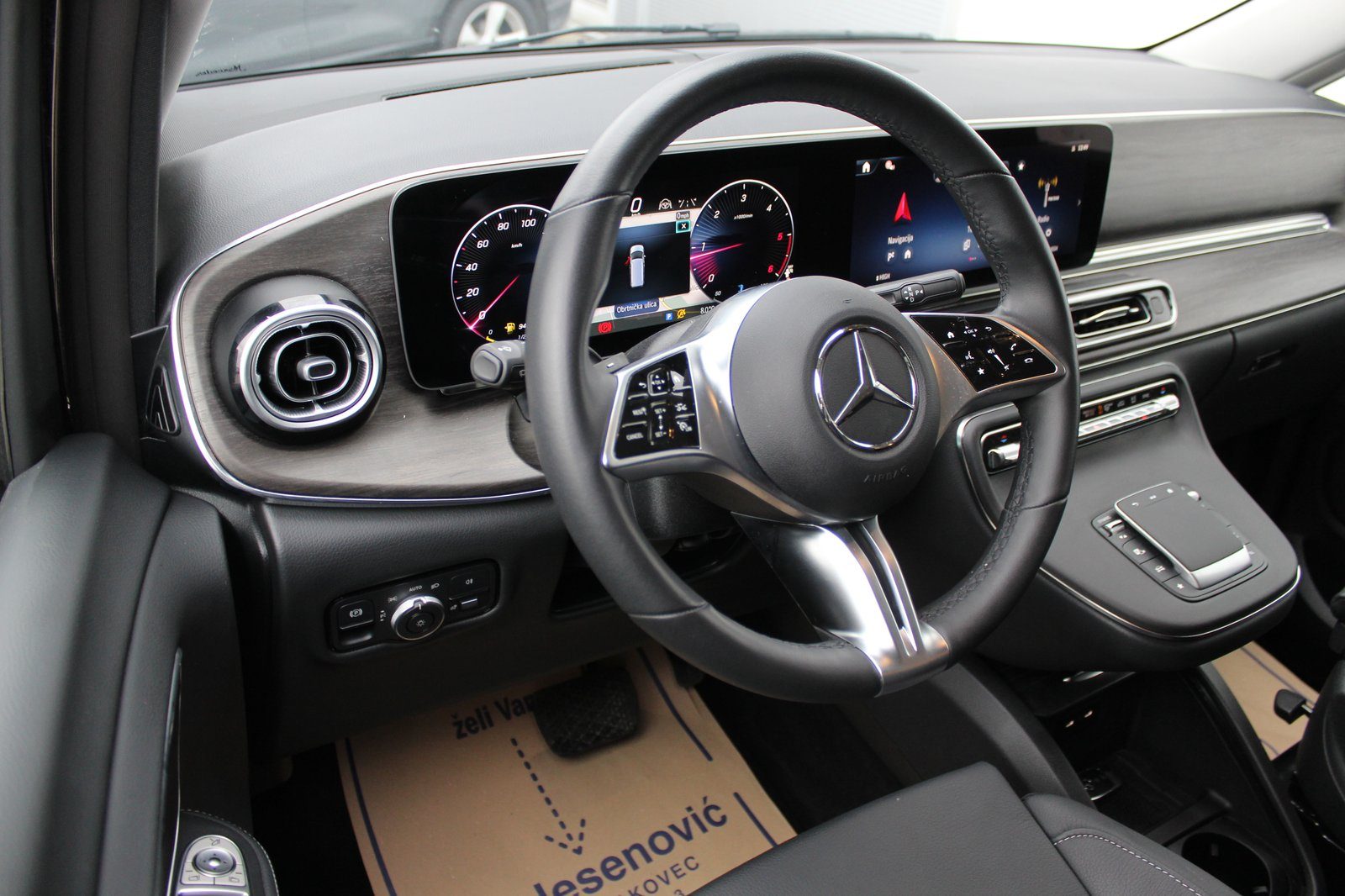2025 Mercedes-Benz V-klasa — fotografija 9