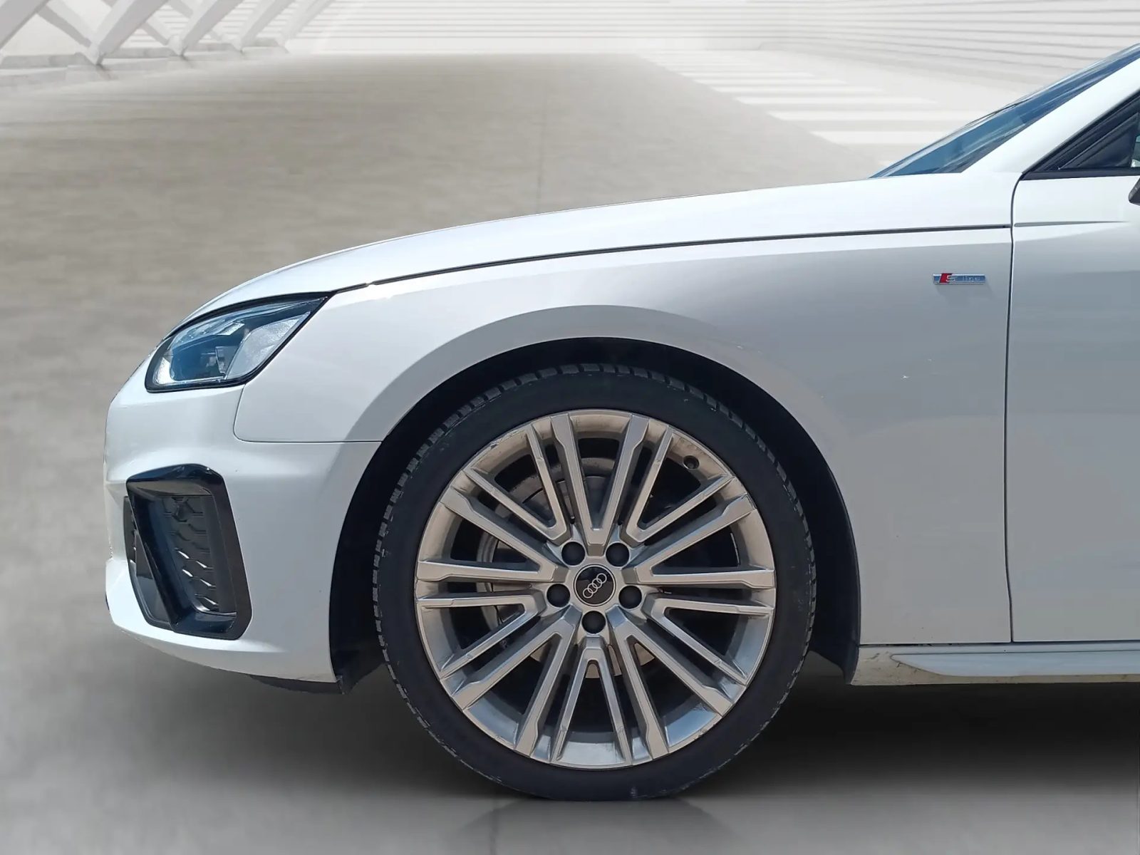 2023 Audi A4 — fotografija 16