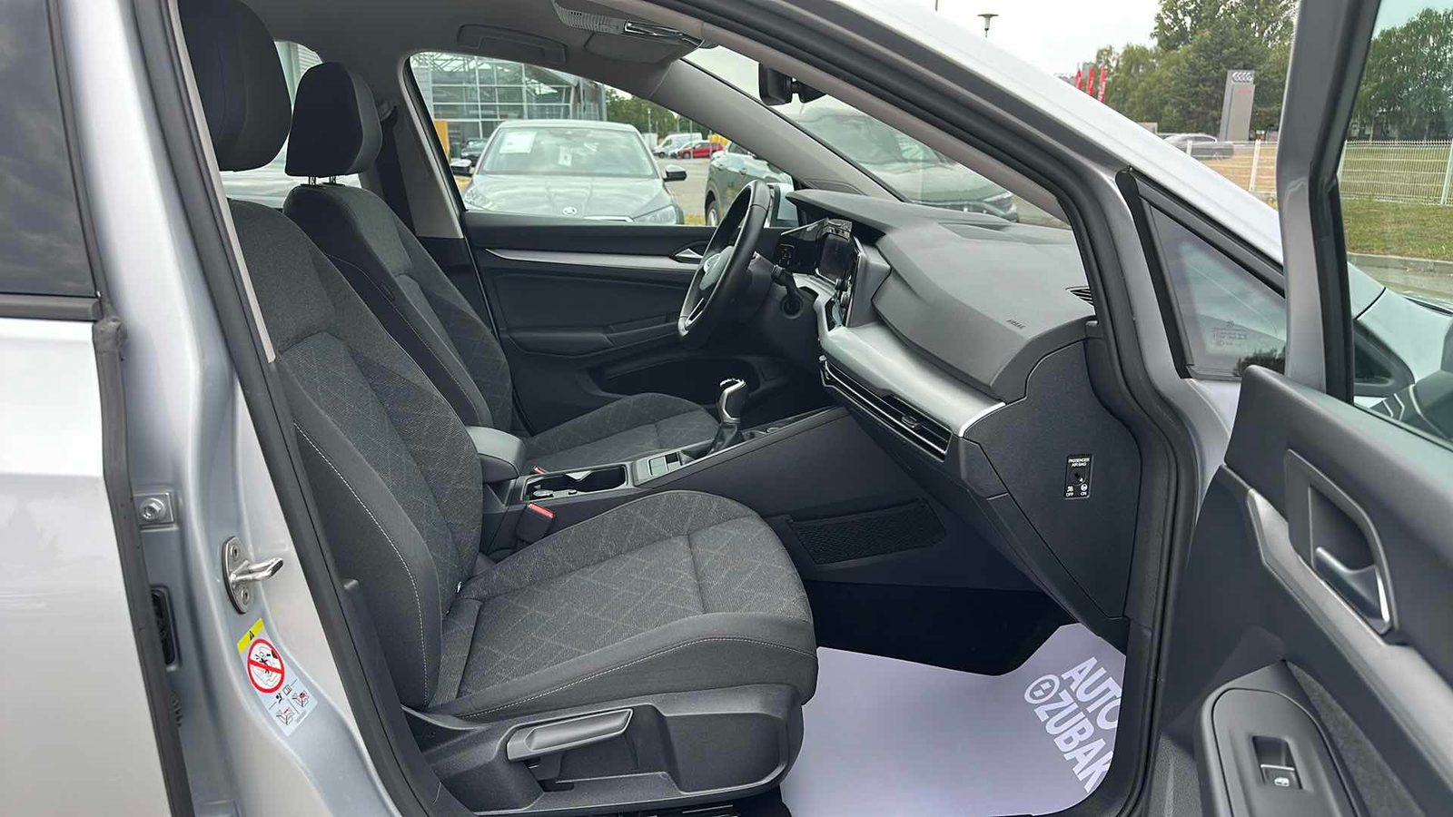 2024 Volkswagen Golf — fotografija 9