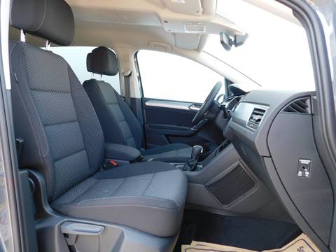 2025 Volkswagen Touran R-Line — sličica 12