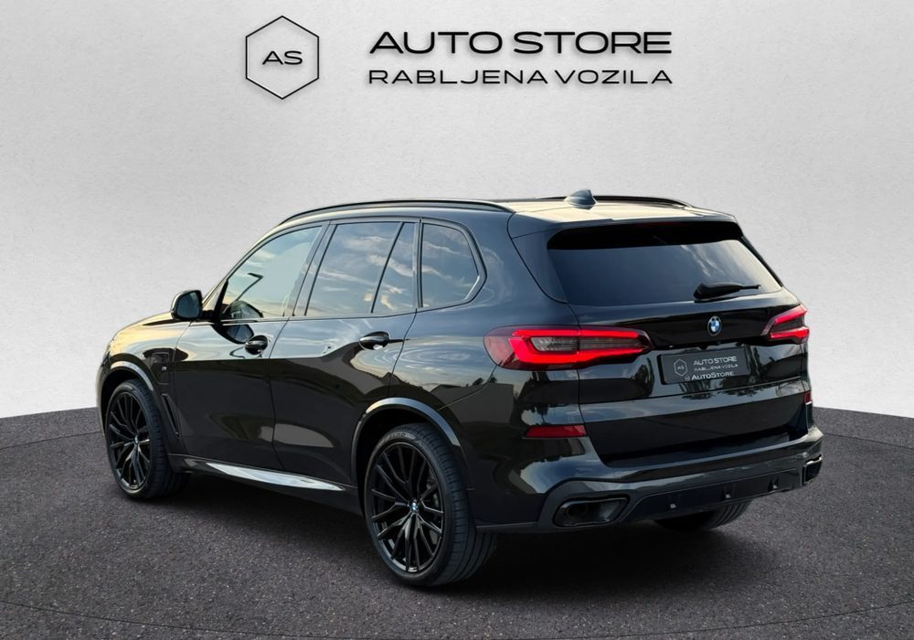 2021 BMW X5 M Sport — fotografija 6