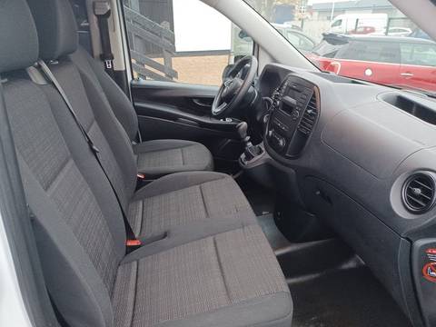 2018 Mercedes-Benz Vito — sličica 15
