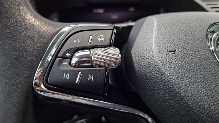 2021 Škoda Superb — fotografija 19