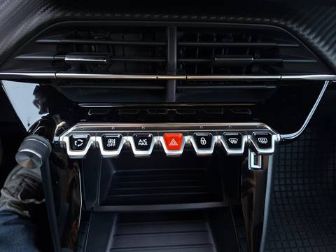 2022 Peugeot 2008 — sličica 16
