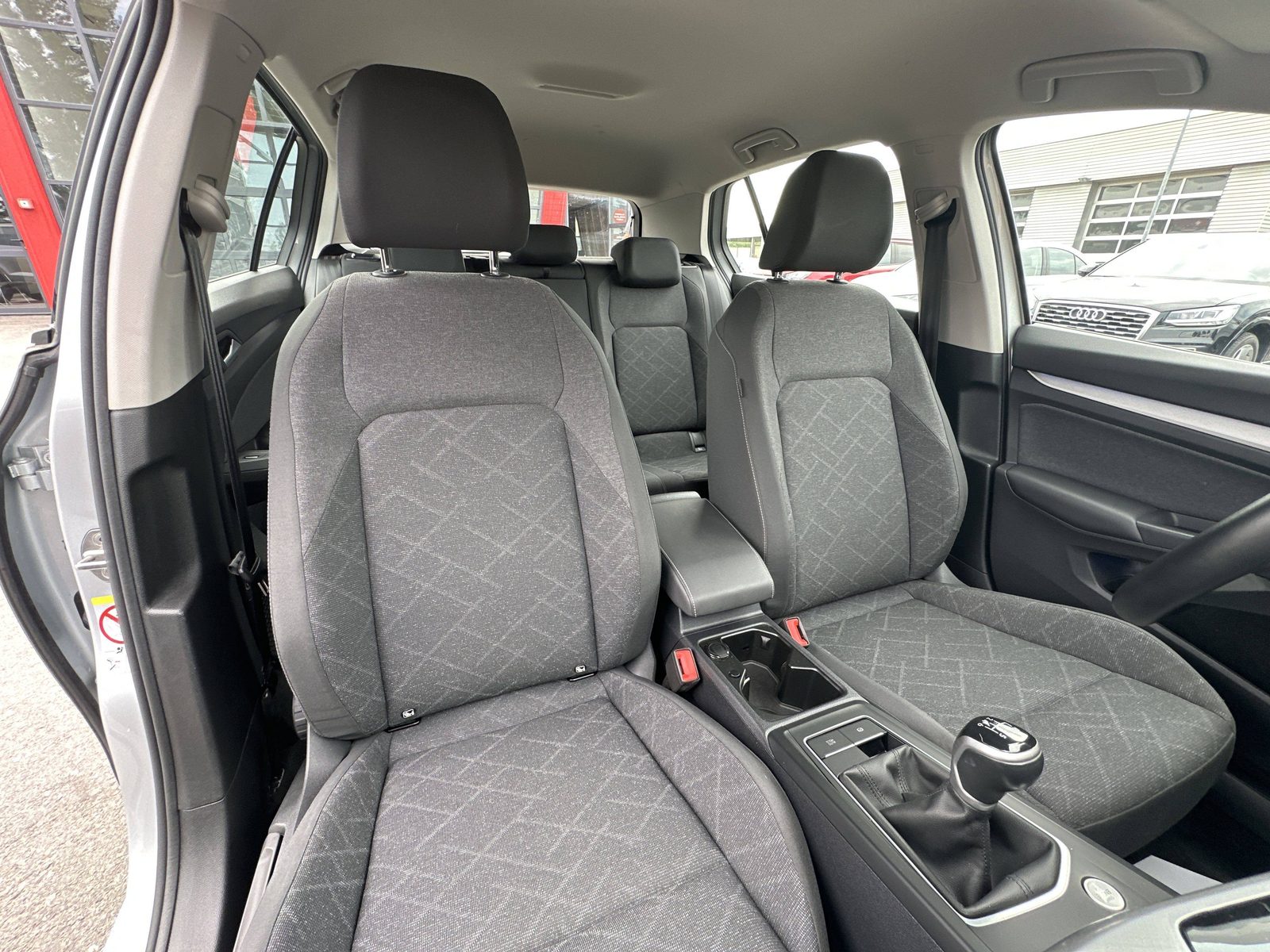 2024 Volkswagen Golf — fotografija 24