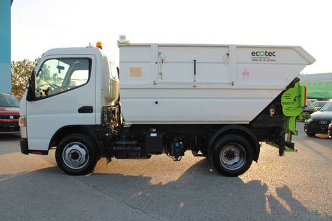 2020 Mitsubishi Canter — sličica 6
