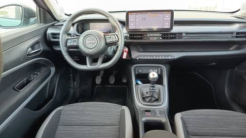 2025 Jeep Avenger — sličica 11