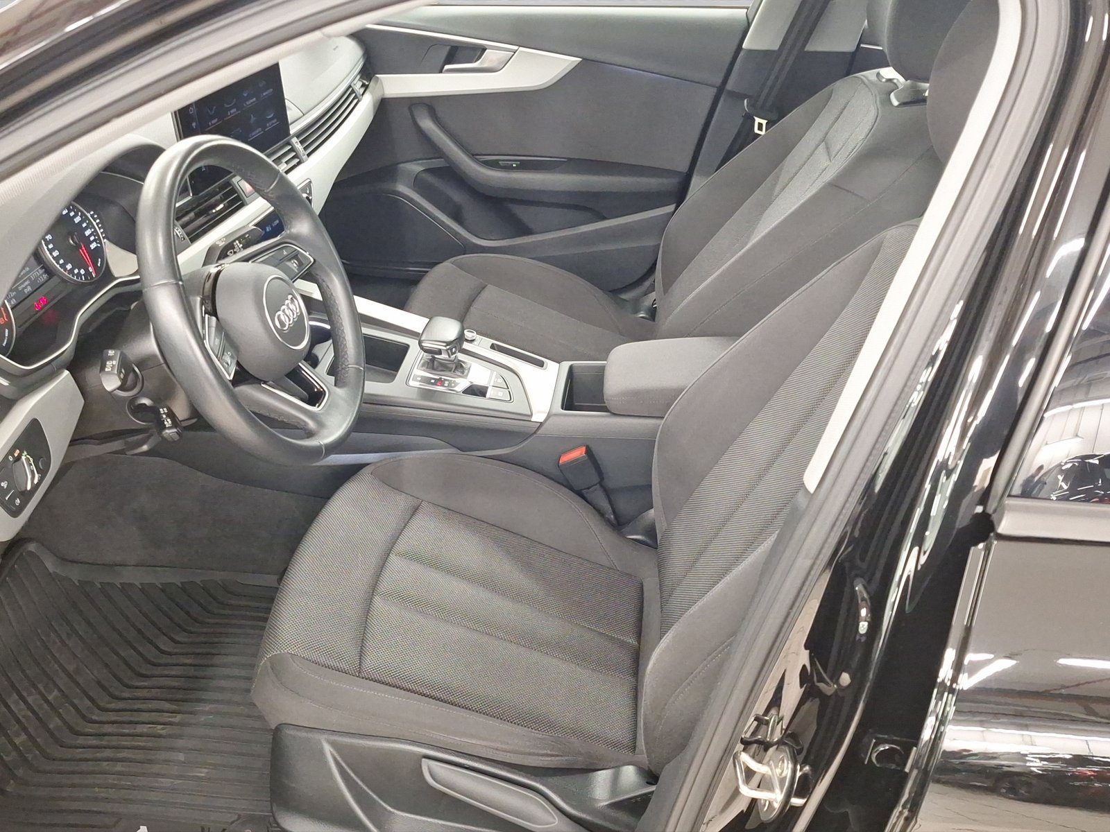2023 Audi A4 — fotografija 17