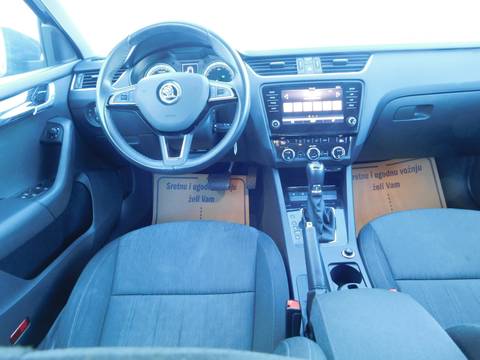 2017 Škoda Octavia Combi — sličica 9