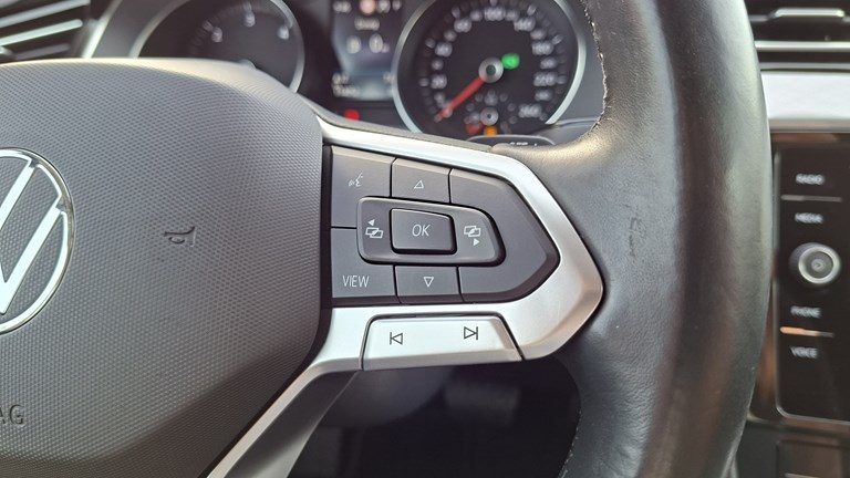 2021 Volkswagen Passat — fotografija 15