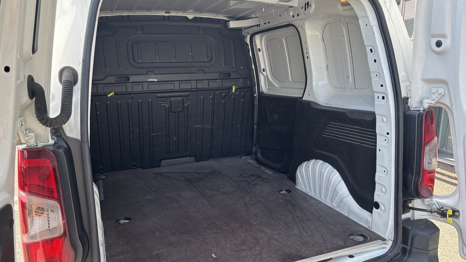 2021 Opel Combo van — fotografija 8