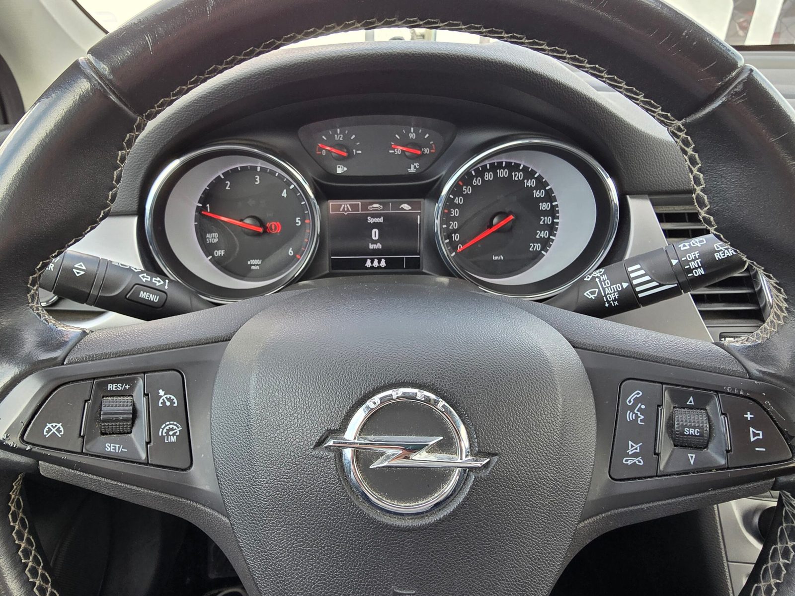 2019 Opel Astra — fotografija 12