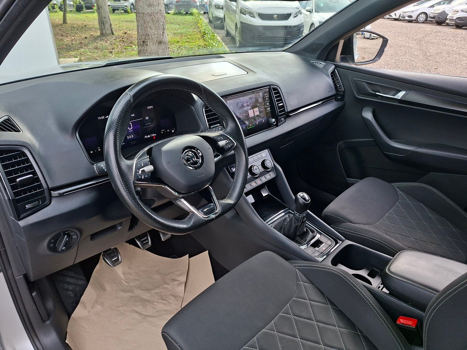 2023 Škoda Karoq — fotografija 8