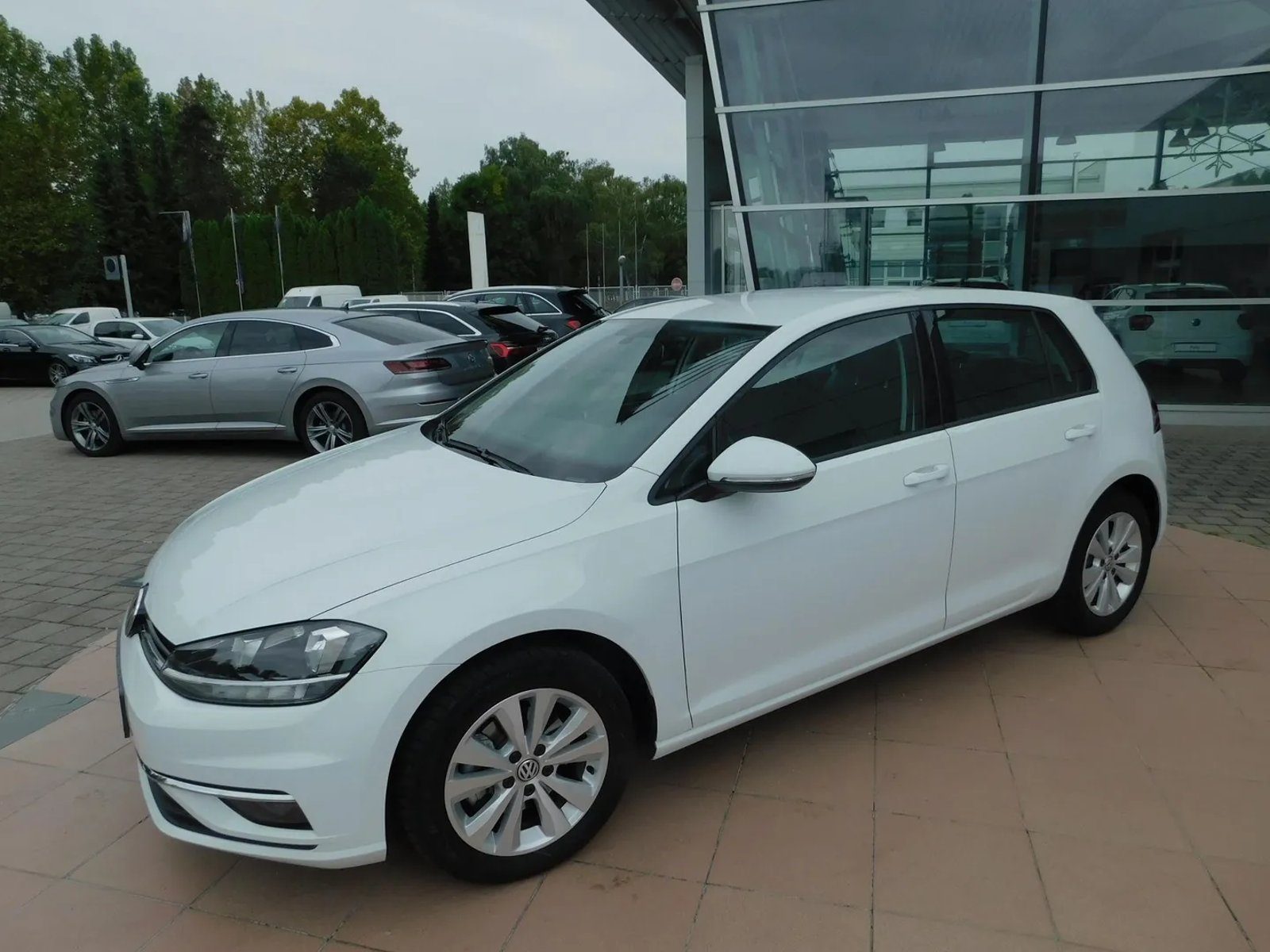 2019 Volkswagen Golf — fotografija 3