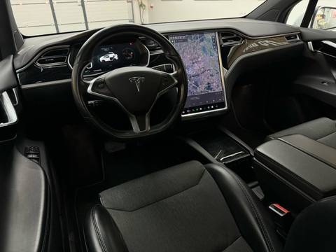 2017 Tesla Model — sličica 9