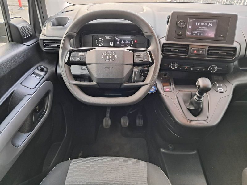 2026 Toyota Proace City Verso — fotografija 7