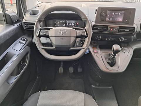 2026 Toyota Proace City Verso — sličica 7
