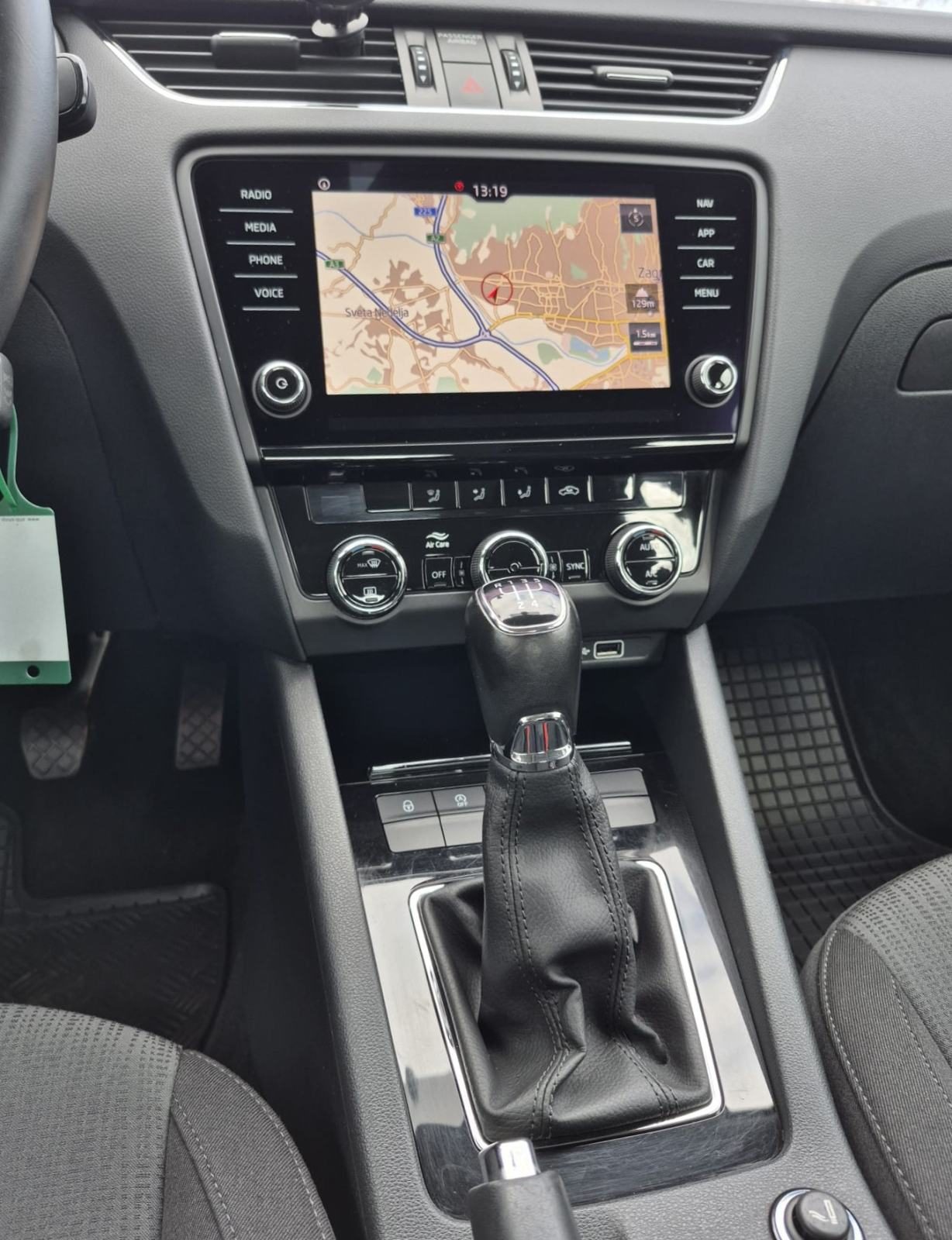 Škoda Octavia — fotografija 16