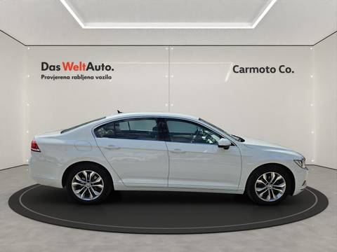 2019 Volkswagen Passat — sličica 6
