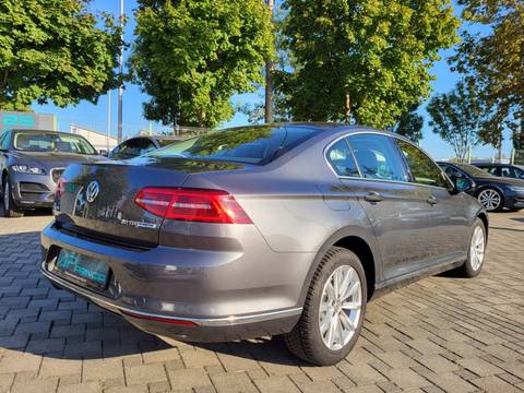 2017 Volkswagen Passat — sličica 6