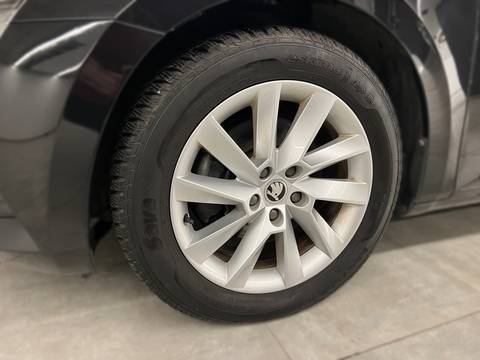 2021 Škoda Superb — sličica 11