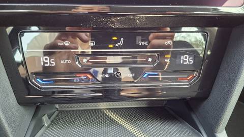 2021 Volkswagen Passat — sličica 10
