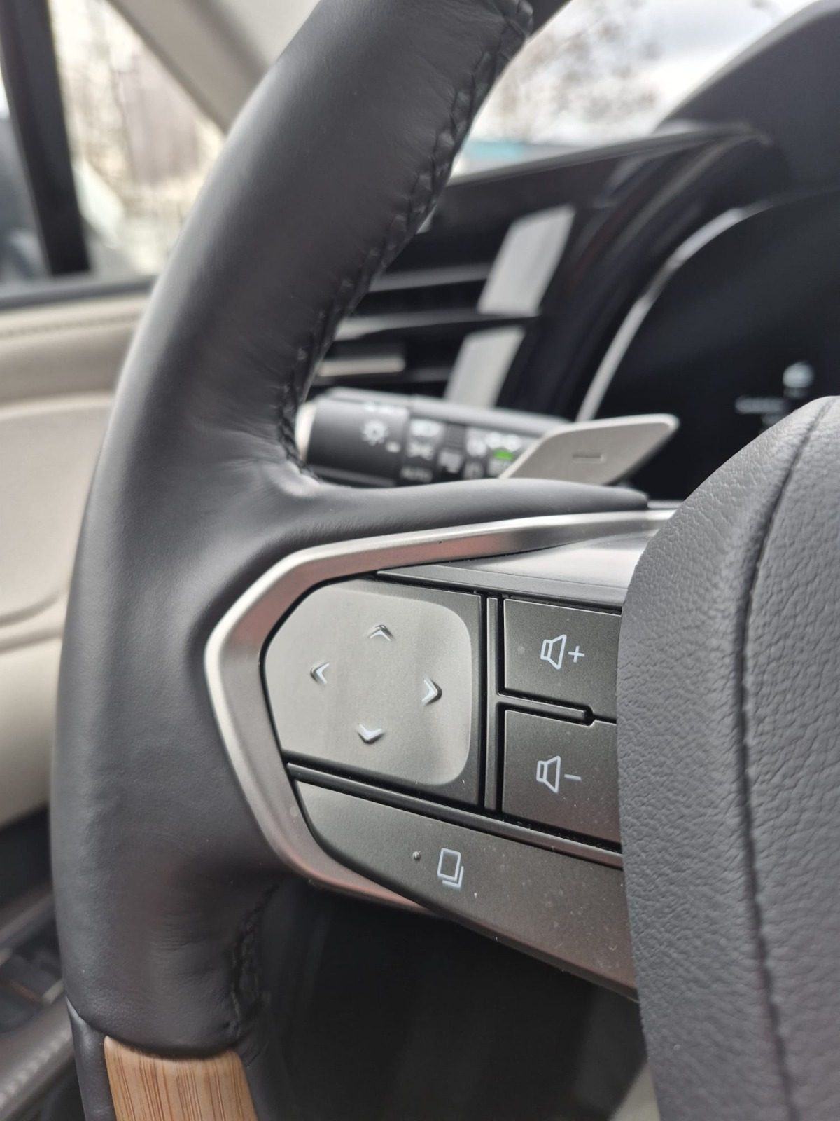 2025 Lexus RX 450h — fotografija 16