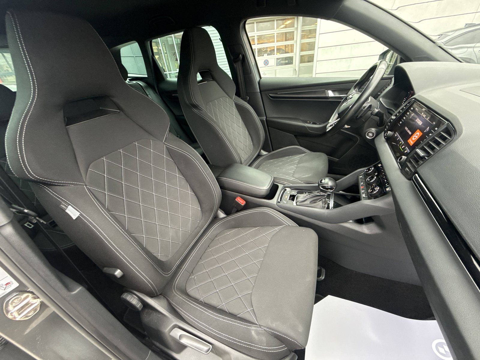 2024 Škoda Karoq — fotografija 26
