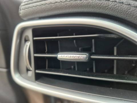 2018 Jaguar XE — sličica 19
