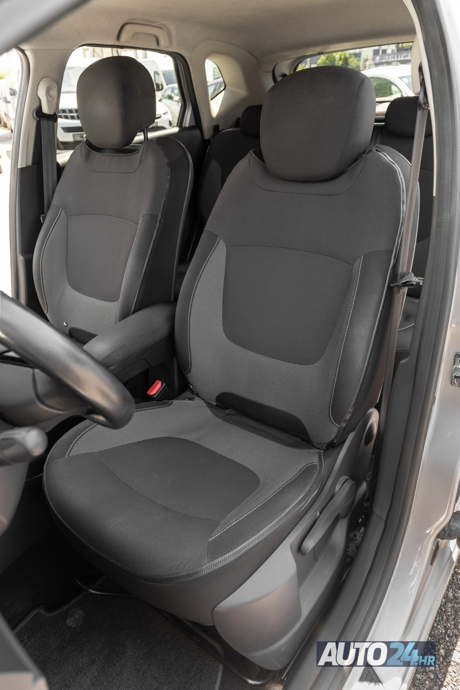 2015 Renault Captur — fotografija 8