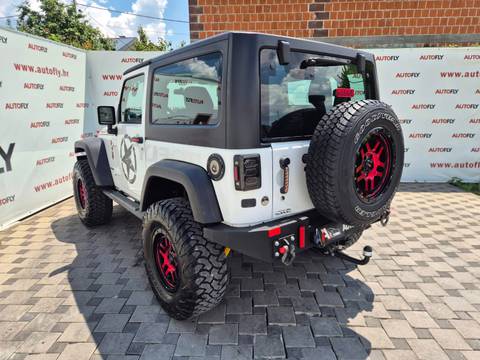 2011 Jeep Wrangler — sličica 6