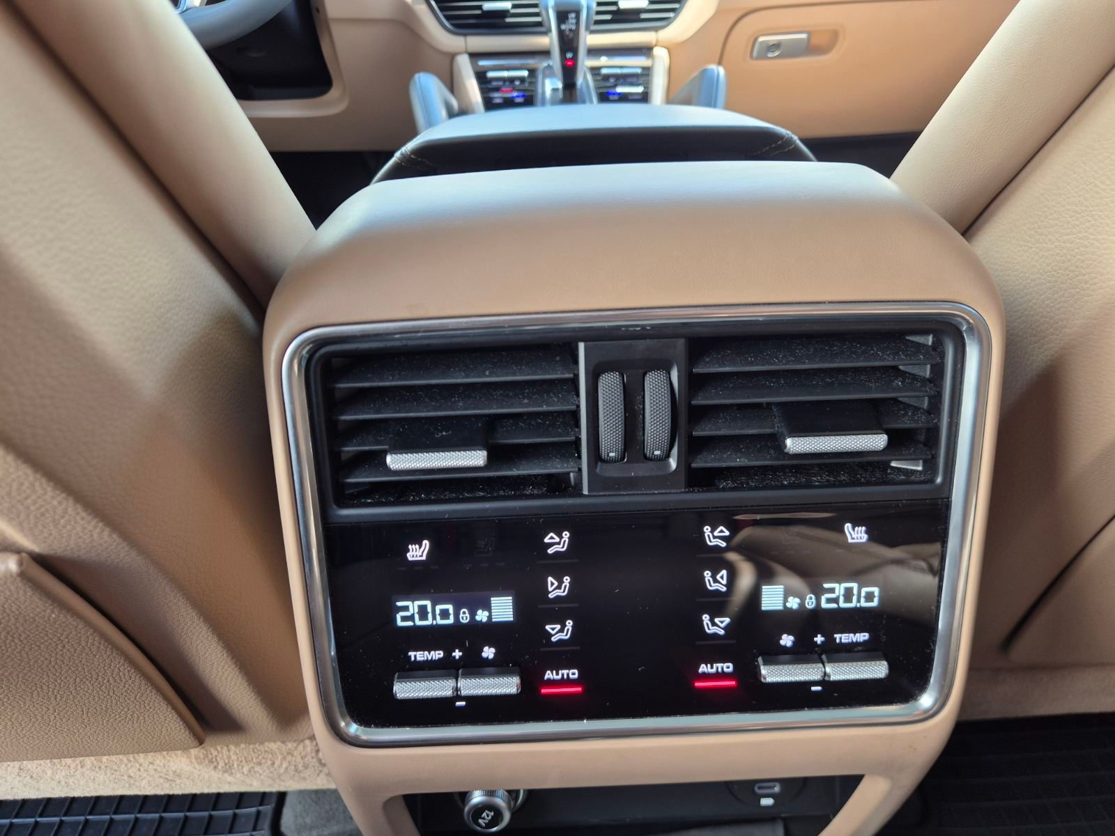 2023 Porsche Cayenne — fotografija 25