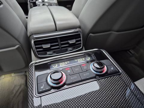2012 Audi S8 — sličica 25