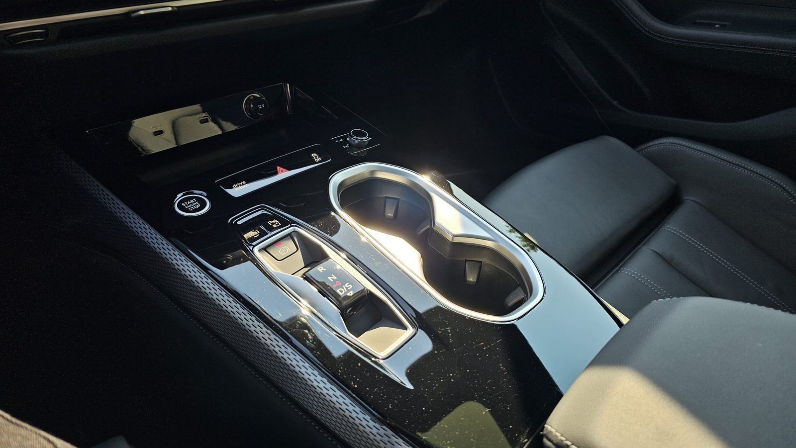 2025 Audi A6 Avant — fotografija 13
