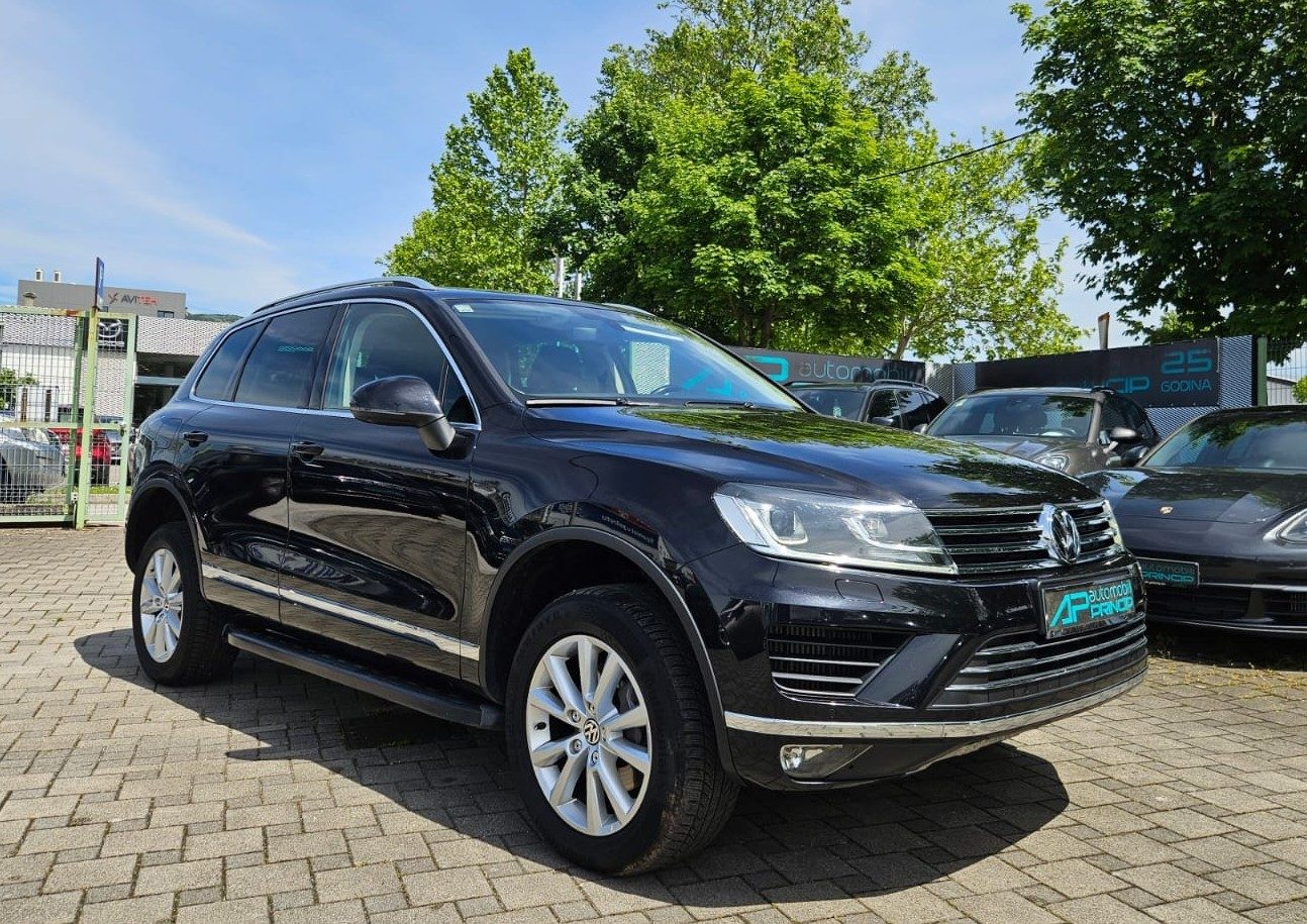 2016 Volkswagen Touareg — fotografija 10