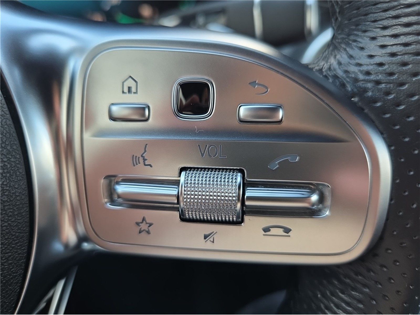 2022 Mercedes-Benz GLC — fotografija 17