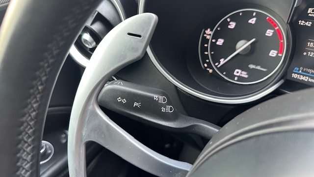 2022 Alfa Romeo Stelvio — fotografija 13