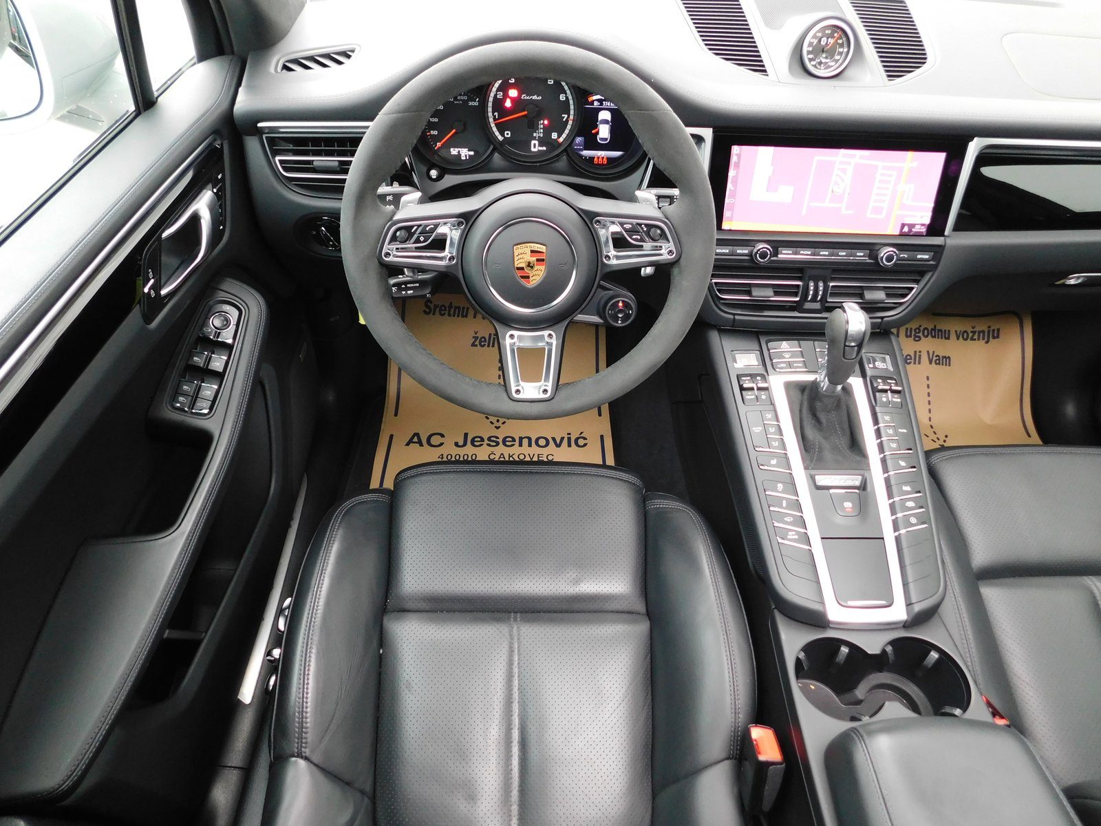 2021 Porsche Macan — fotografija 10