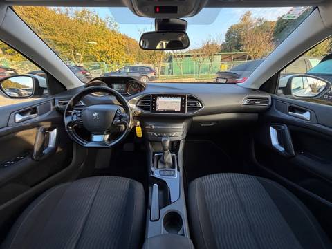 2017 Peugeot 308 — sličica 8