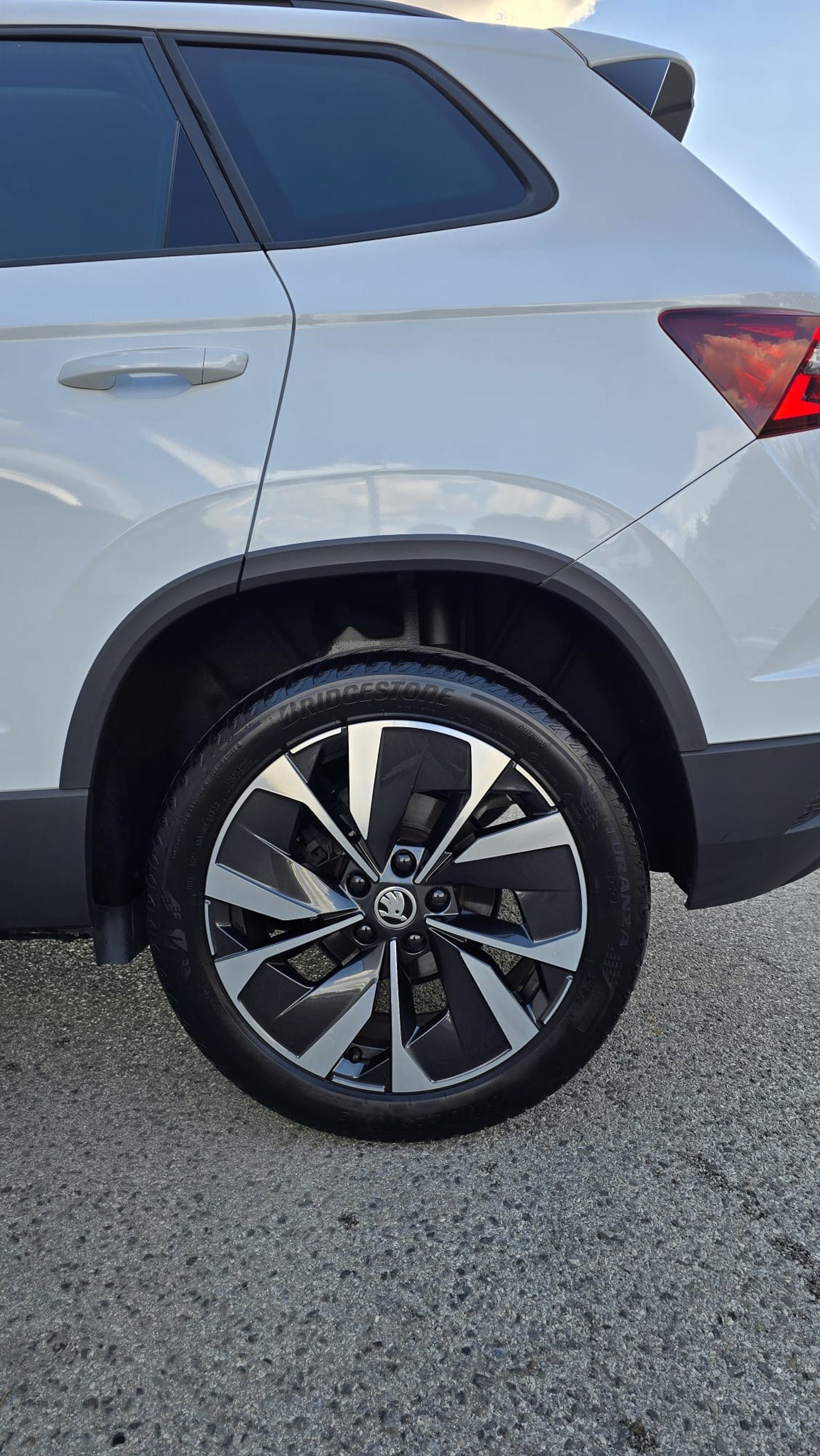 2023 Škoda Karoq — fotografija 27