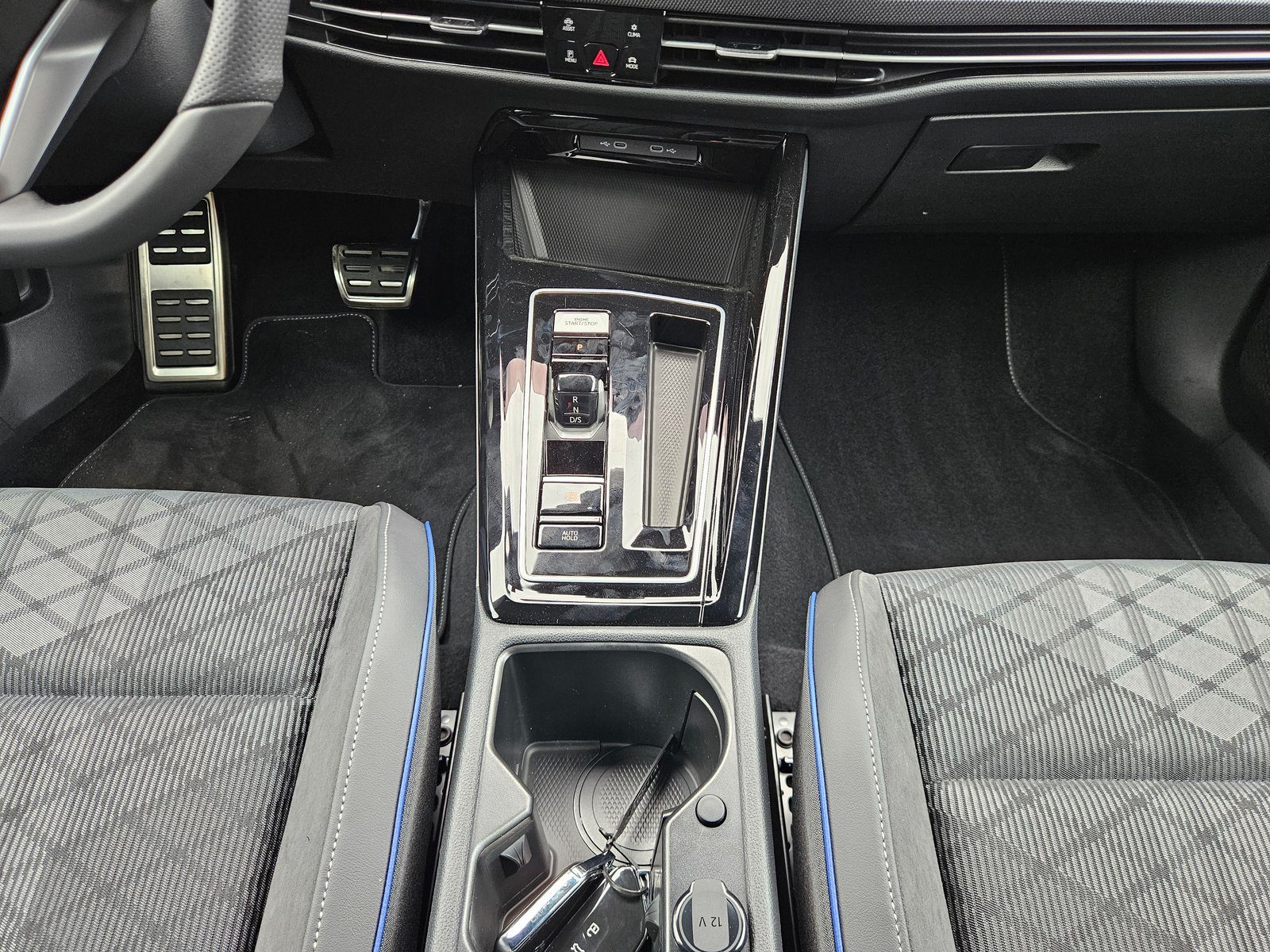 2026 Volkswagen Golf R-Line — fotografija 19